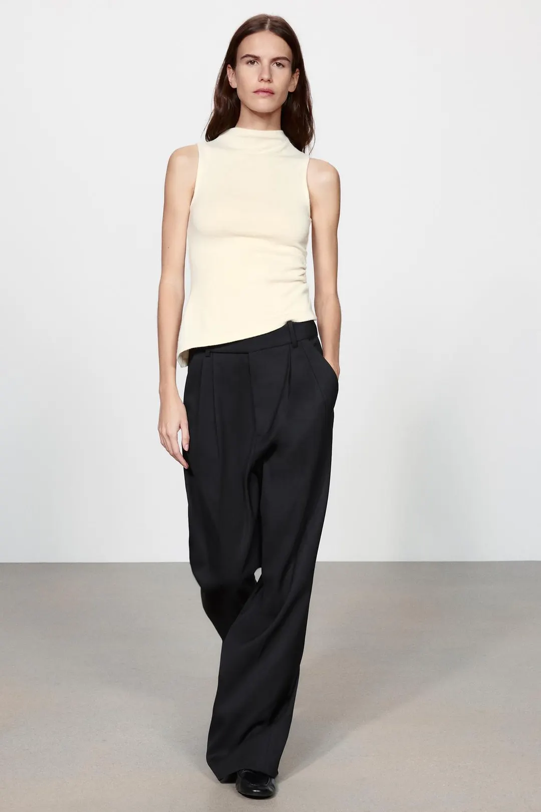 Топ с высоким воротником и сборками, Zara