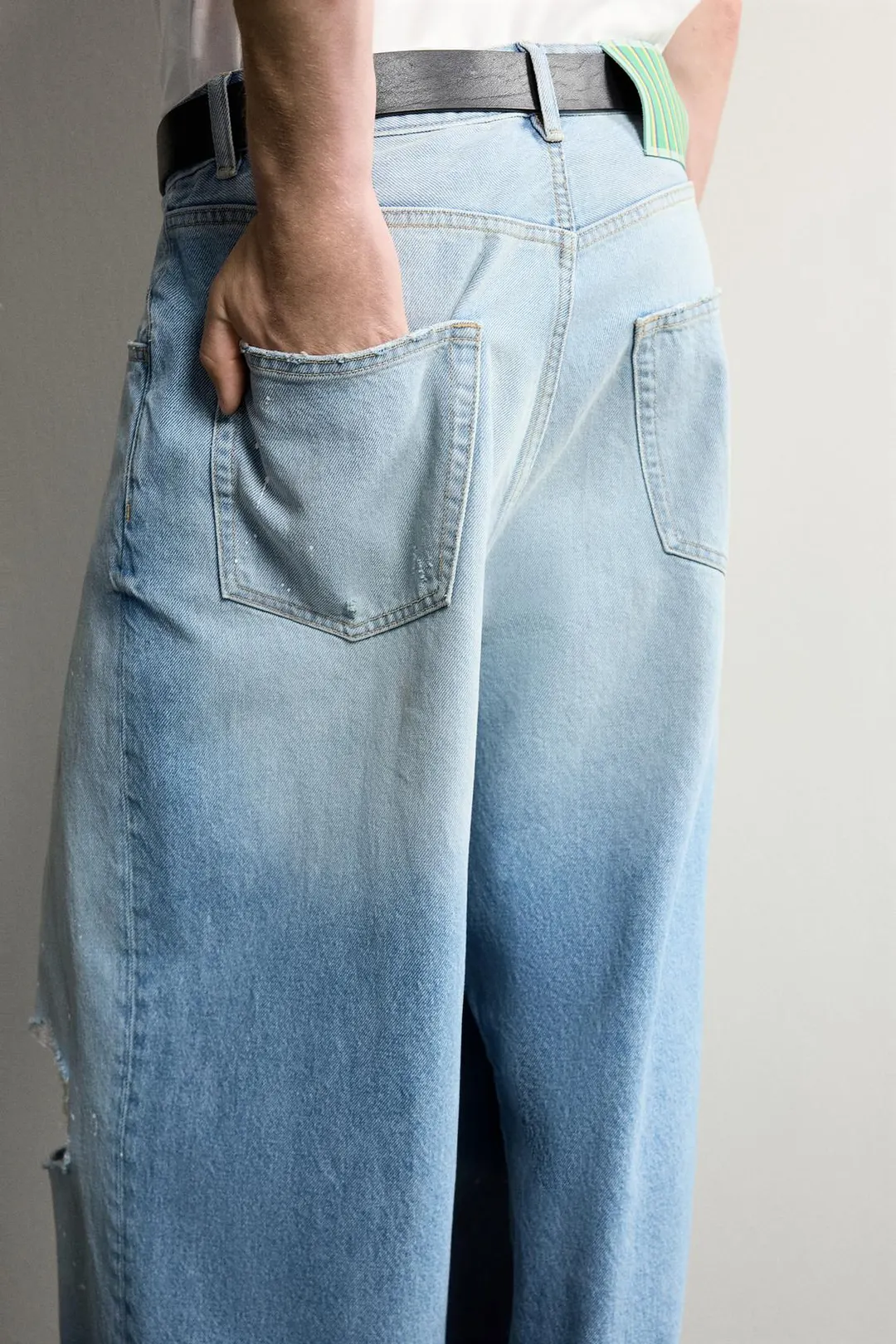 Джинсы рваные свободного кроя, Zara