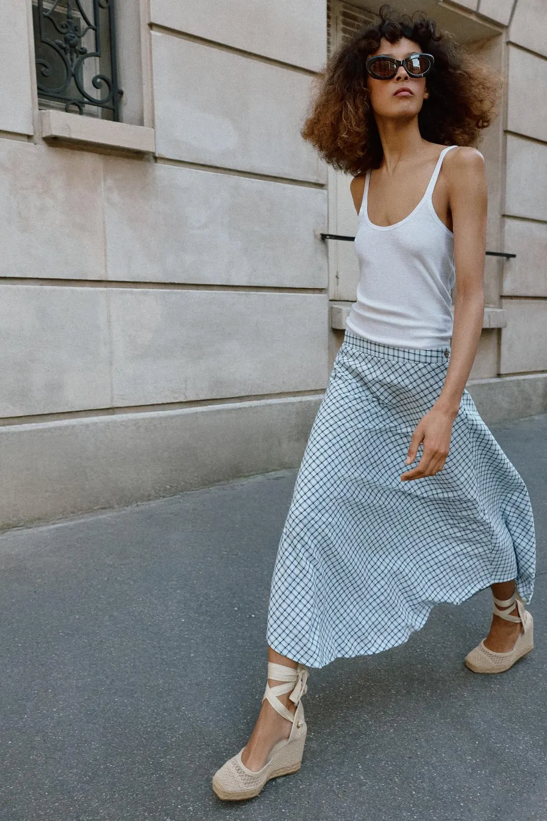 Плетеные сандалии на танкетке, Zara