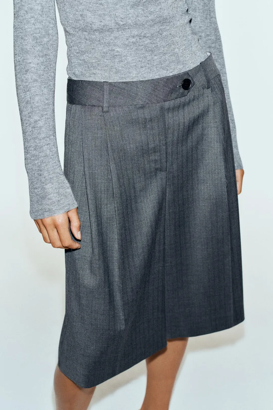 Удлиненные бермуды со складками, Zara