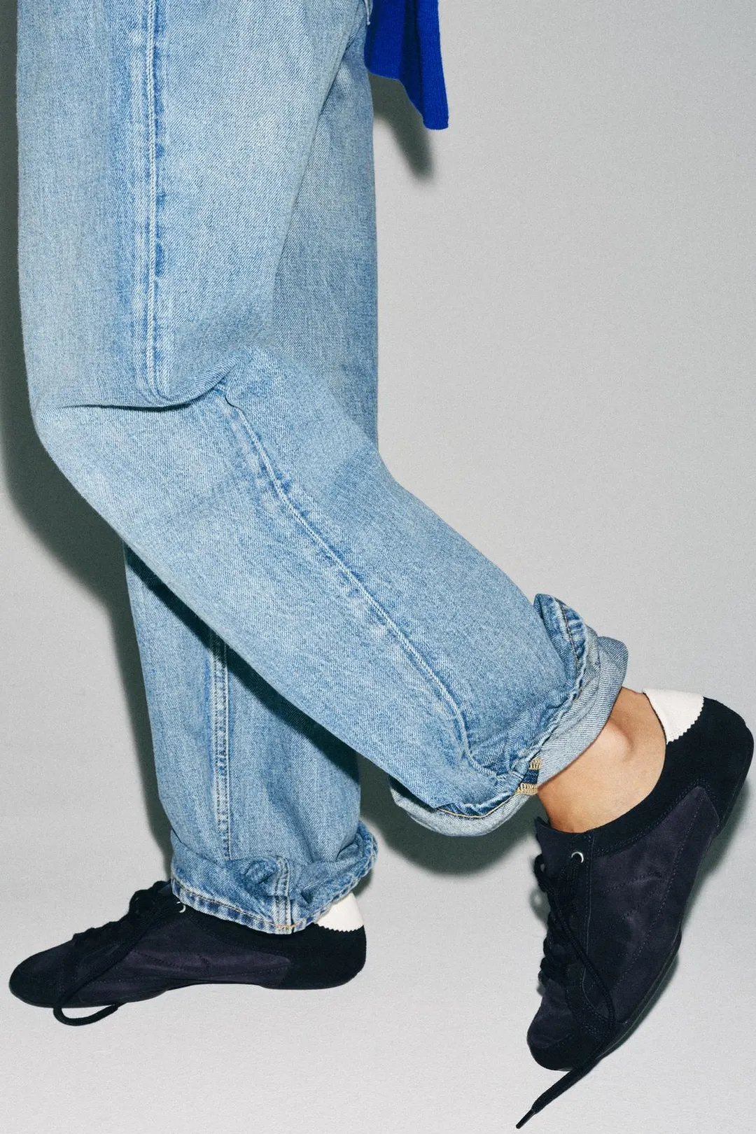 Кроссовки-блюхеры с контрастной пяткой, Zara