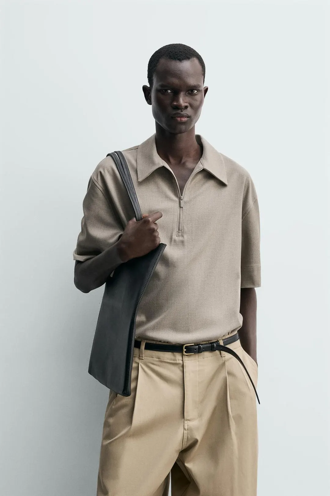 Технологичное поло на молнии, Zara