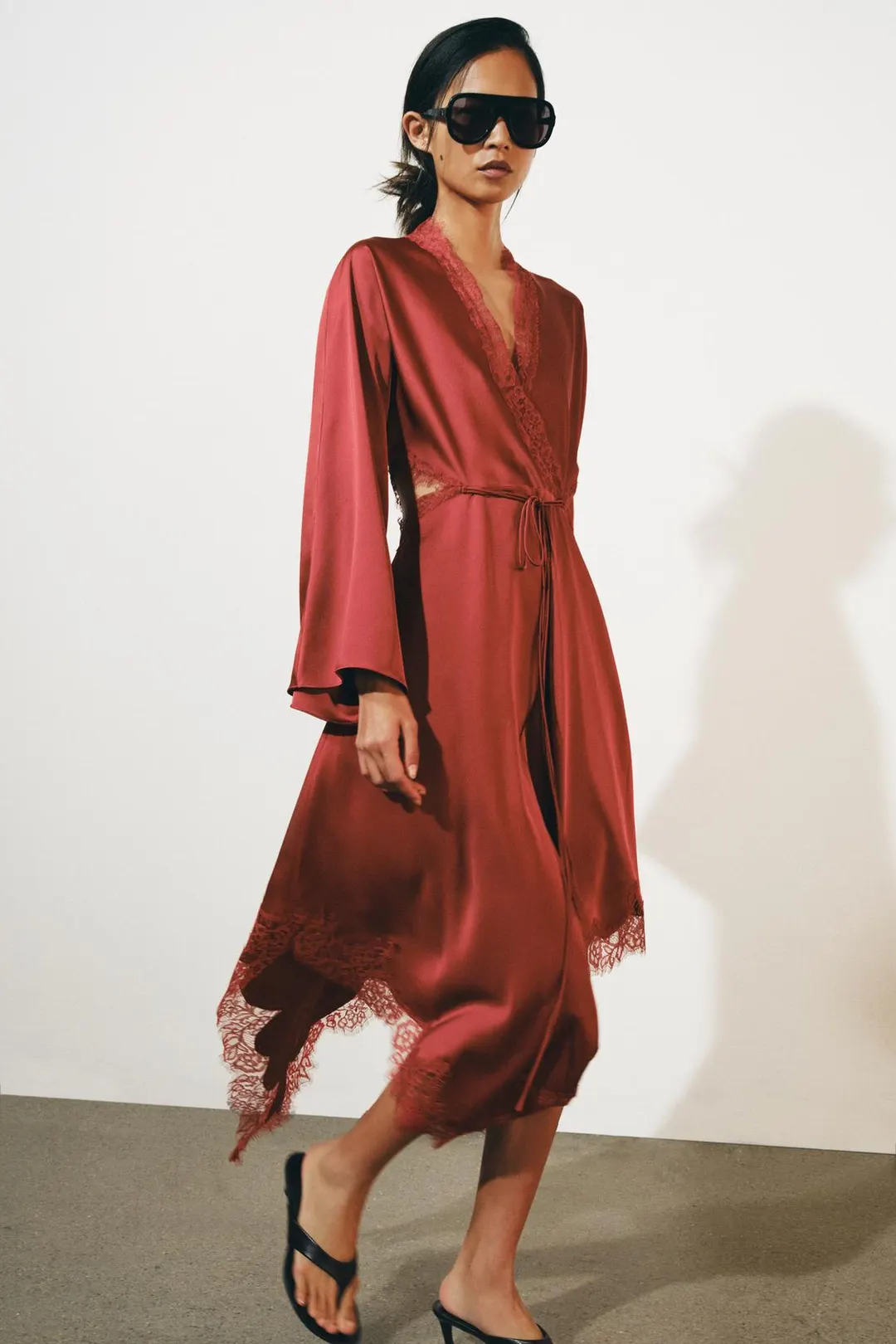Платье атласное с кружевом ZW Collection, Zara