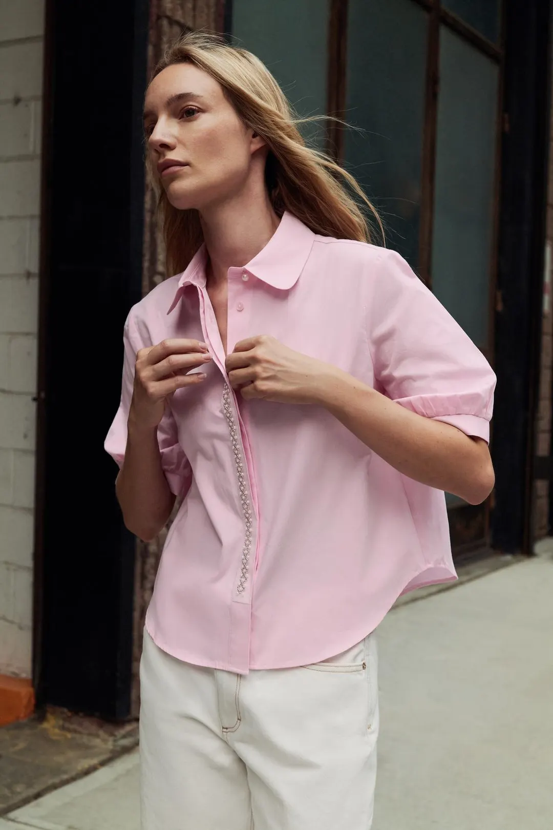 Рубашка из поплина с искусственным жемчугом, Zara