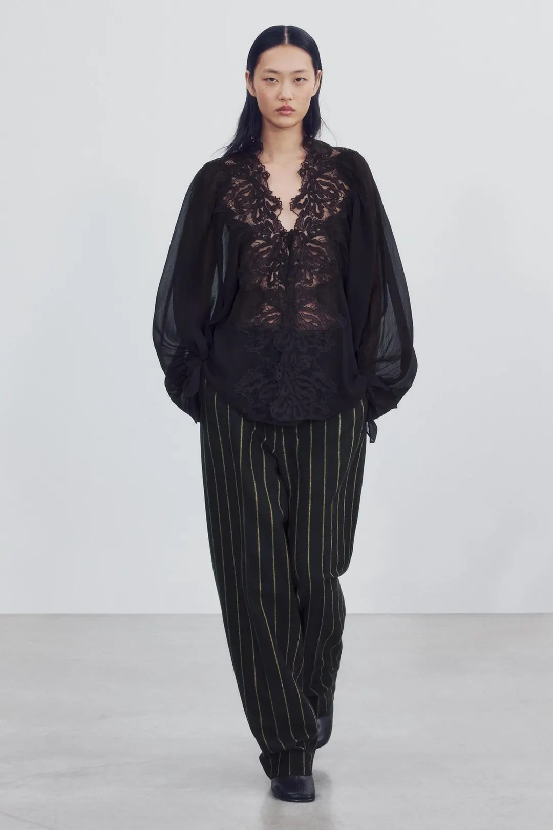 Рубашка ZW Collection из кружева с завязками спереди, Zara