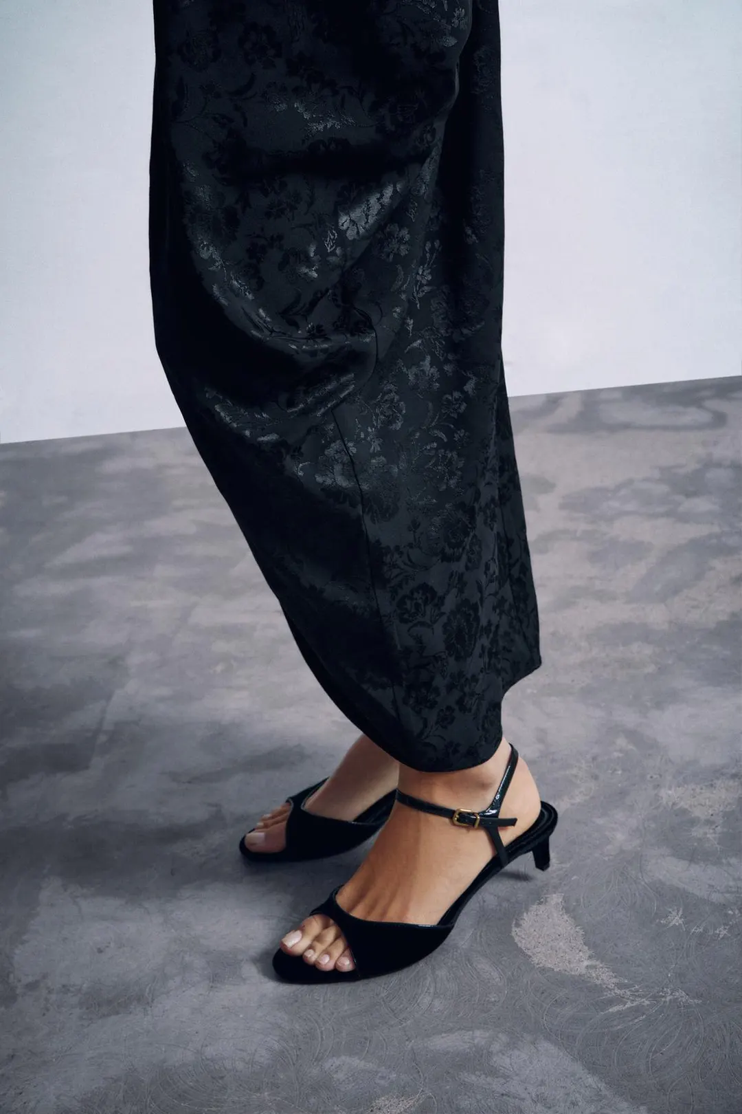 Босоножки фактурные на каблуке, Zara