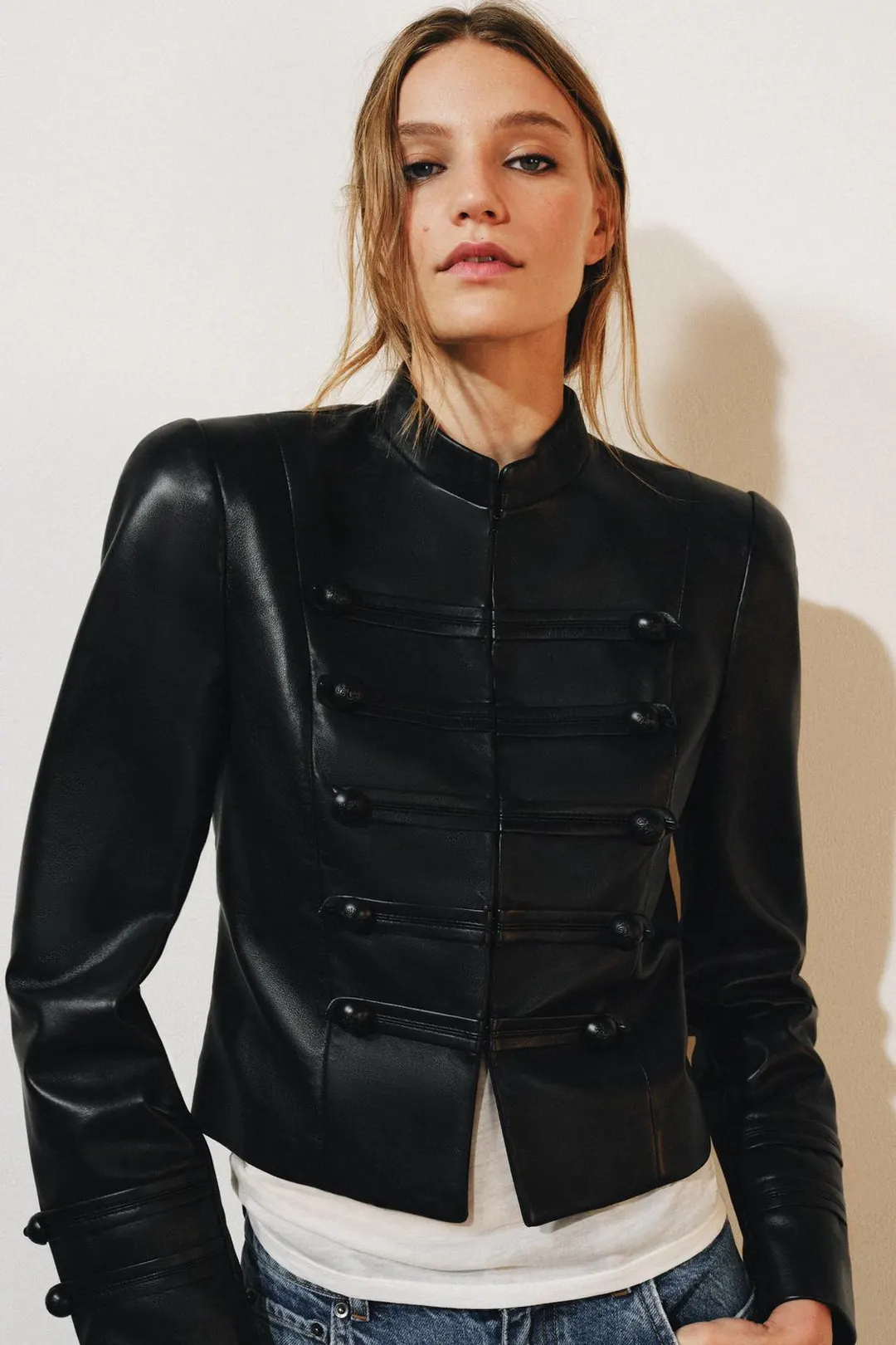 Кожаная куртка с застежками-клевантами ZW Collection, Zara