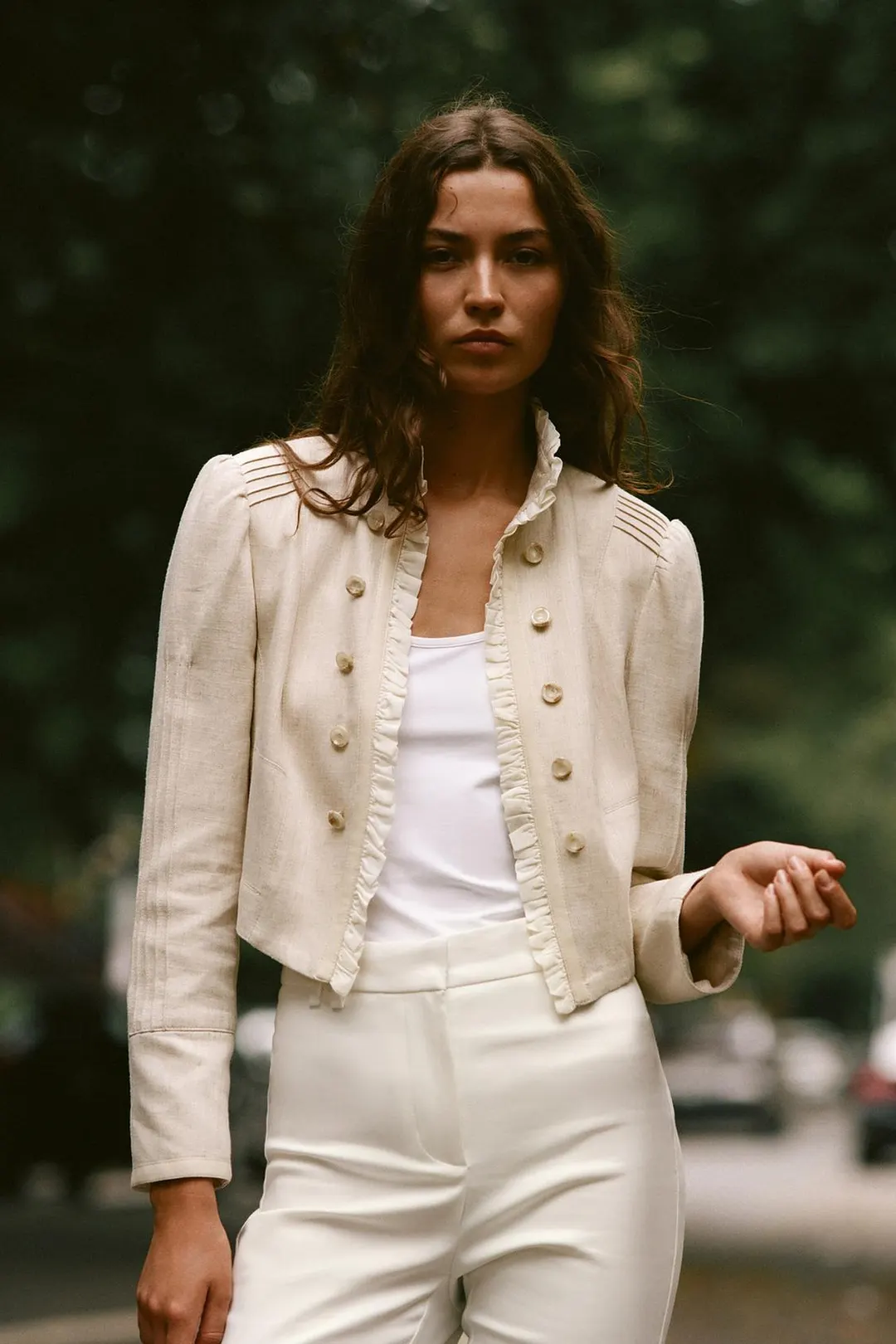 Укороченный блейзер с оборкой, Zara