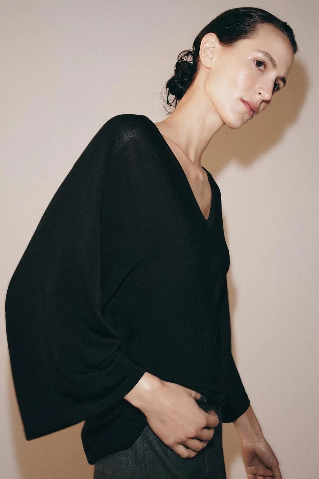 Топ струящийся трикотажный с V-образным вырезом, Zara