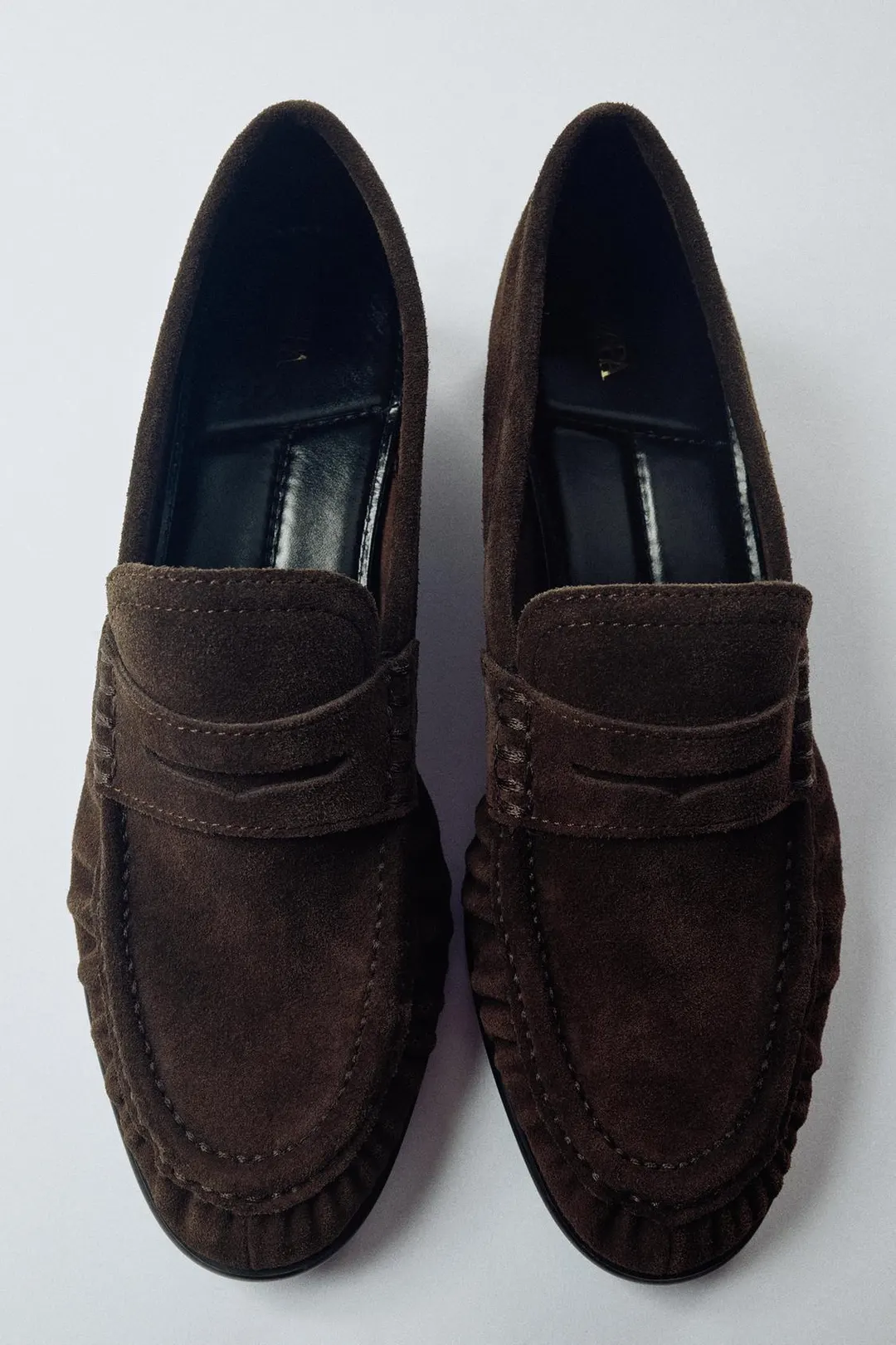 Лоферы из замшевого спилка со сборками, Zara