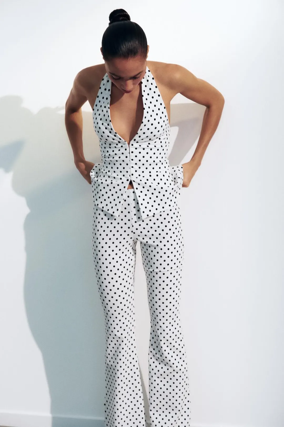 Эластичные брюки клеш в горошек, Zara