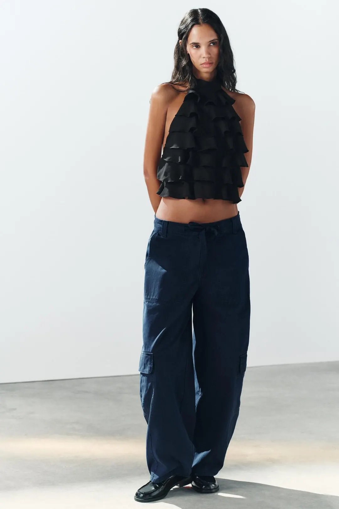 Топ из жоржета с бретелью халтер, Zara