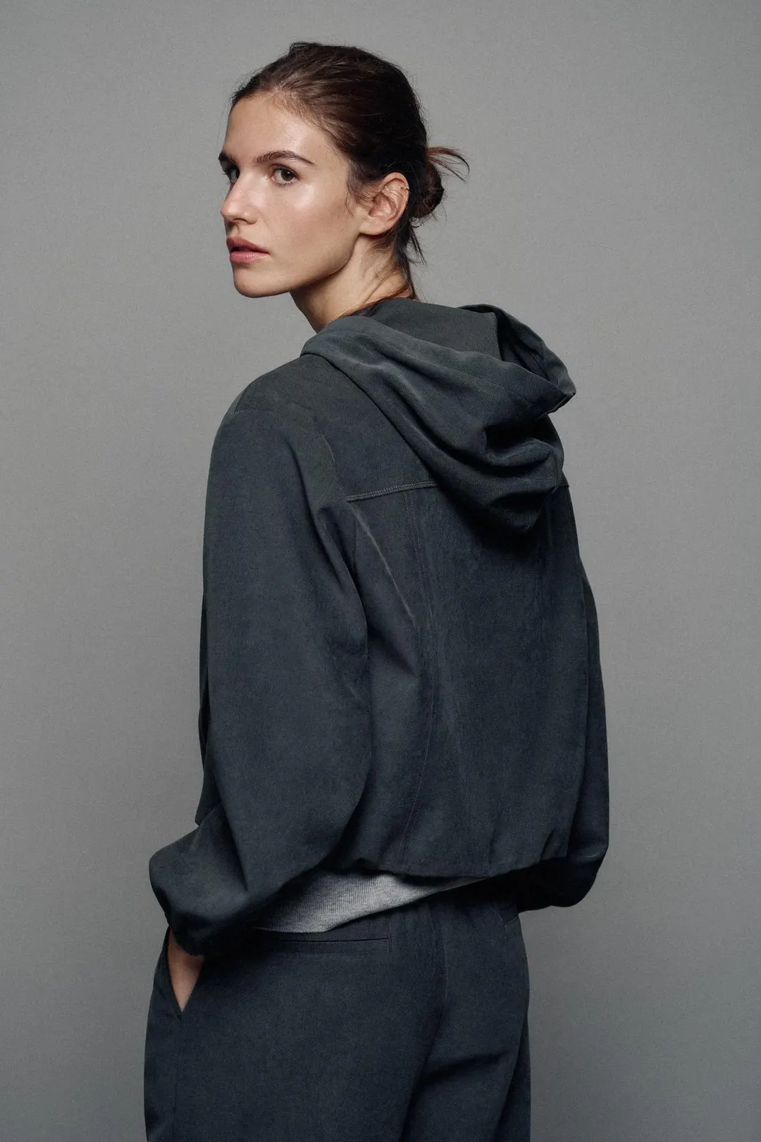 Куртка-бомбер с капюшоном, Zara