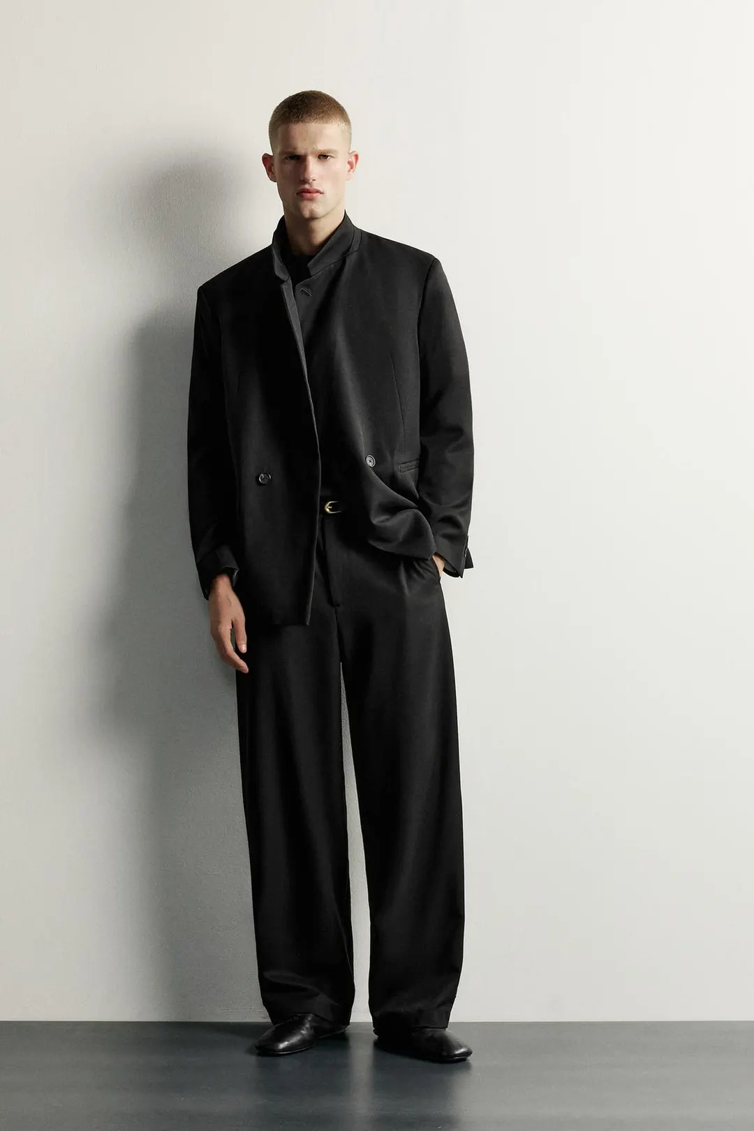 Костюмные брюки бочонки с хлястиком, Zara
