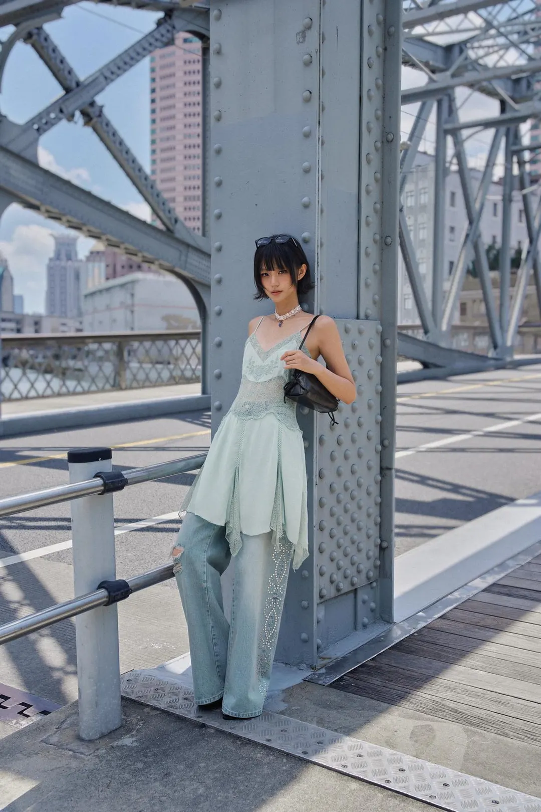 Джинсы TRF широкого кроя с разрывами и заклепками, Zara