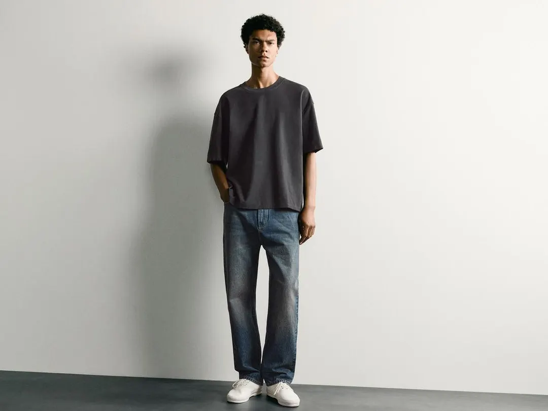 Футболка свободного кроя с декоративными швами, Zara