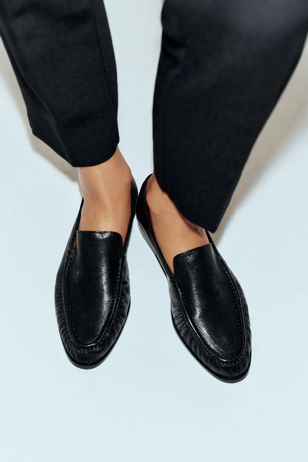 Лоферы кожаные со сборками, Zara