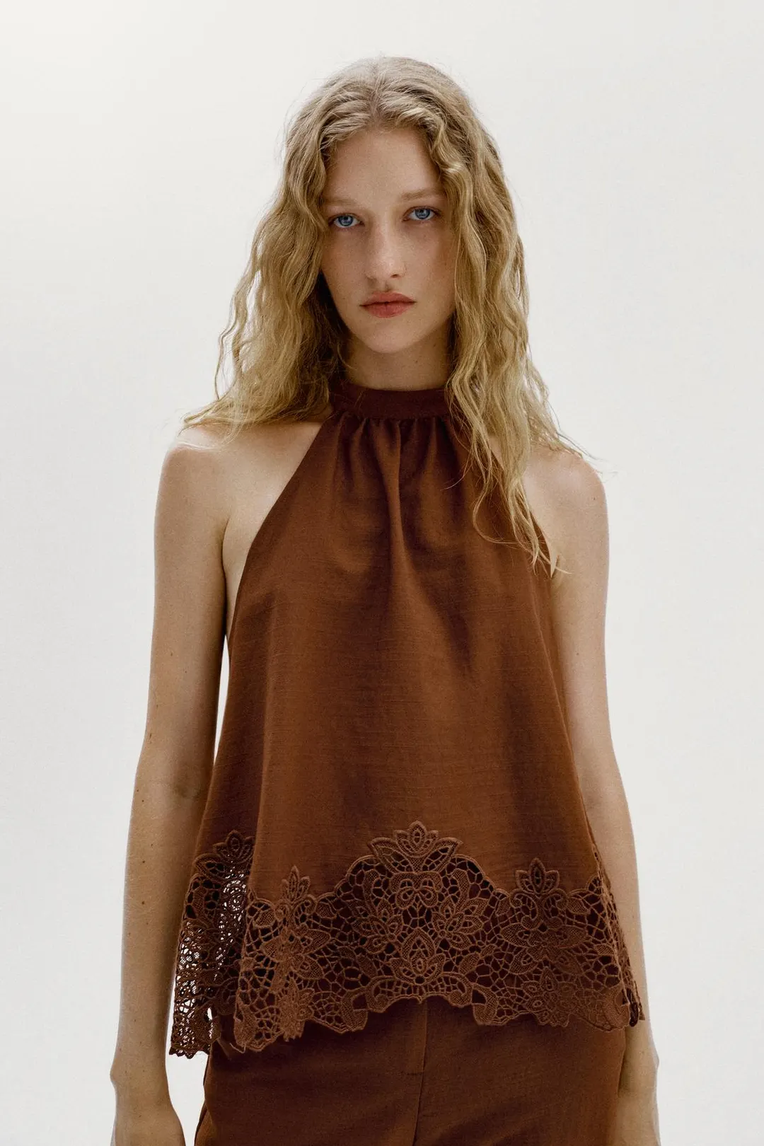 Топ халтер с ажурной вышивкой, Zara