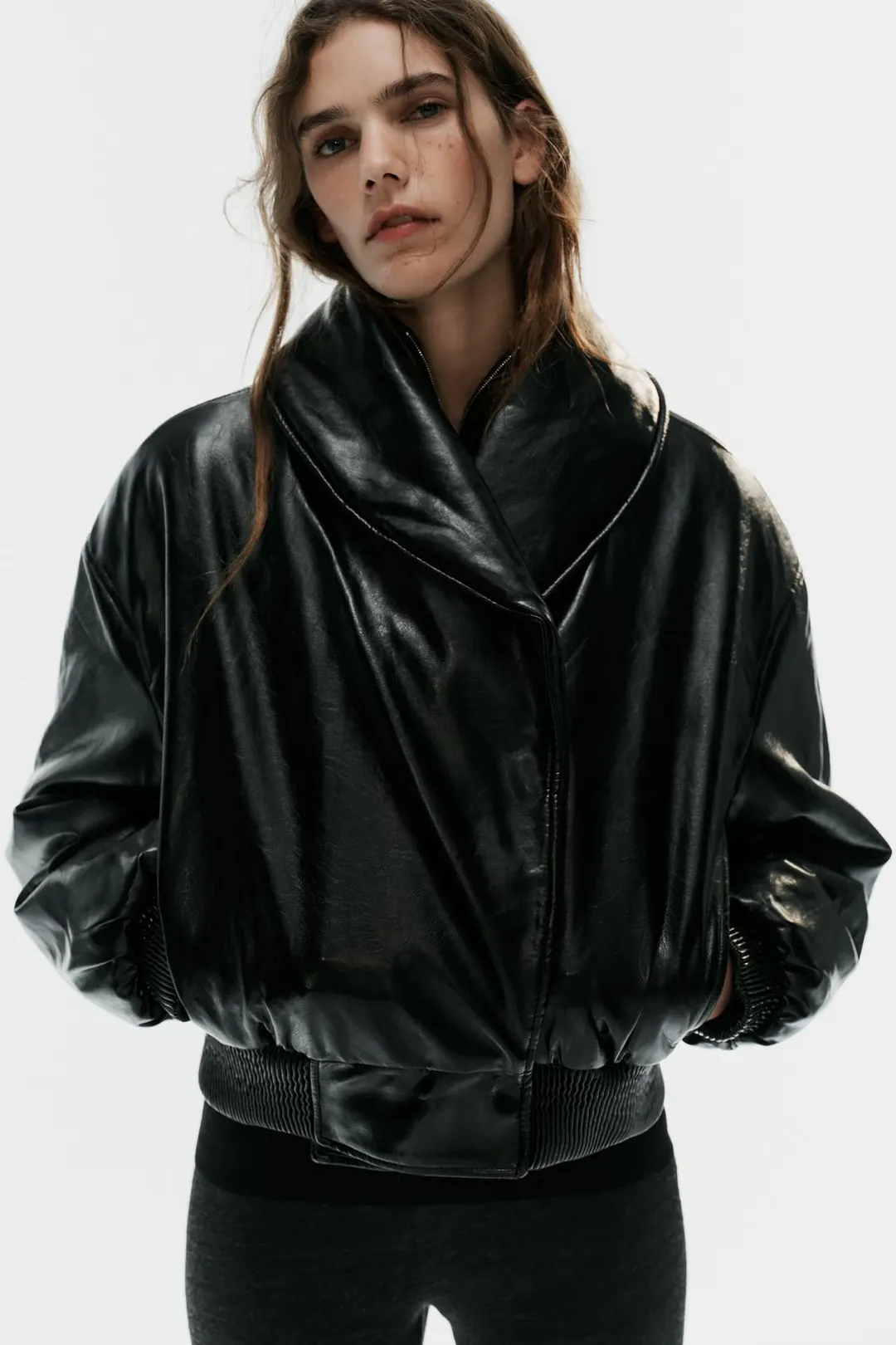 Утепленный анорак под кожу, Zara