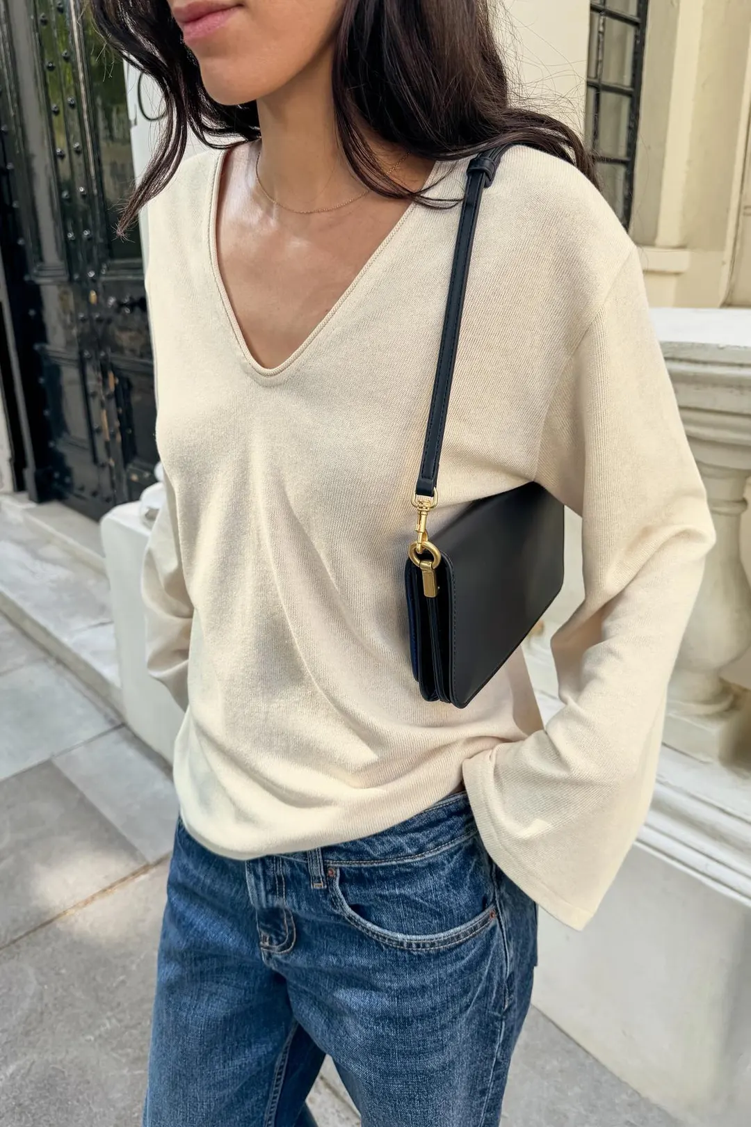 Фактурная футболка с V-образным вырезом, Zara