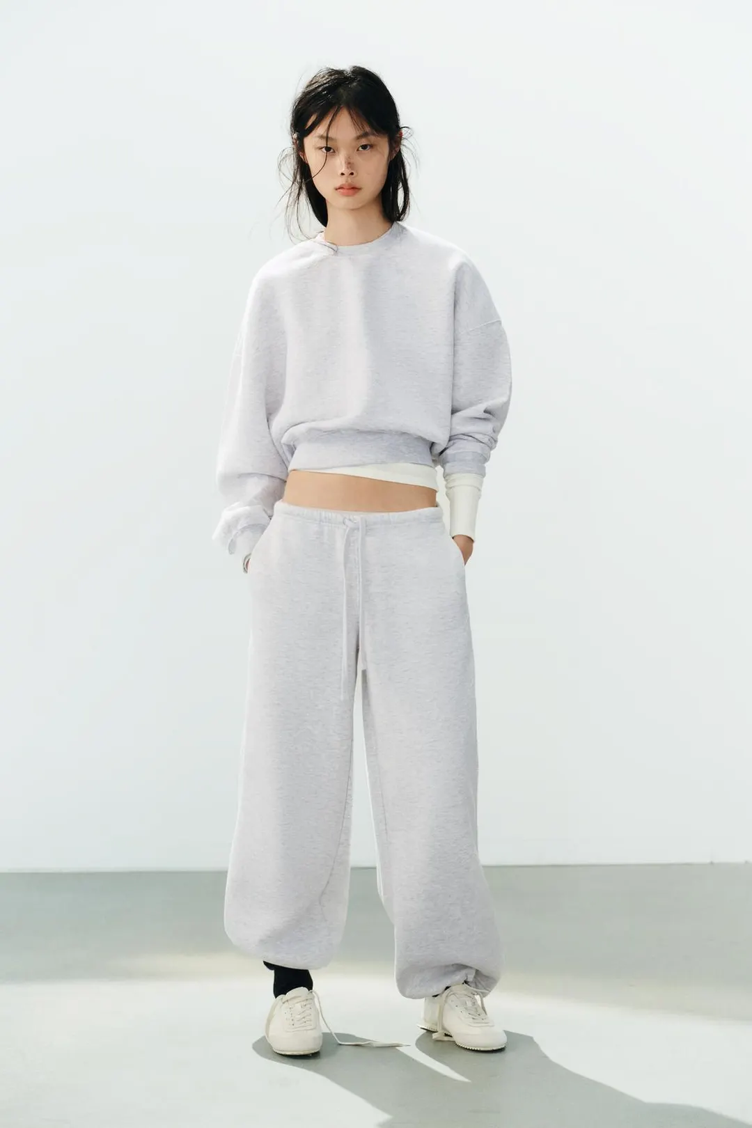 Базовые прямые плюшевые брюки с регулируемым низом, Zara