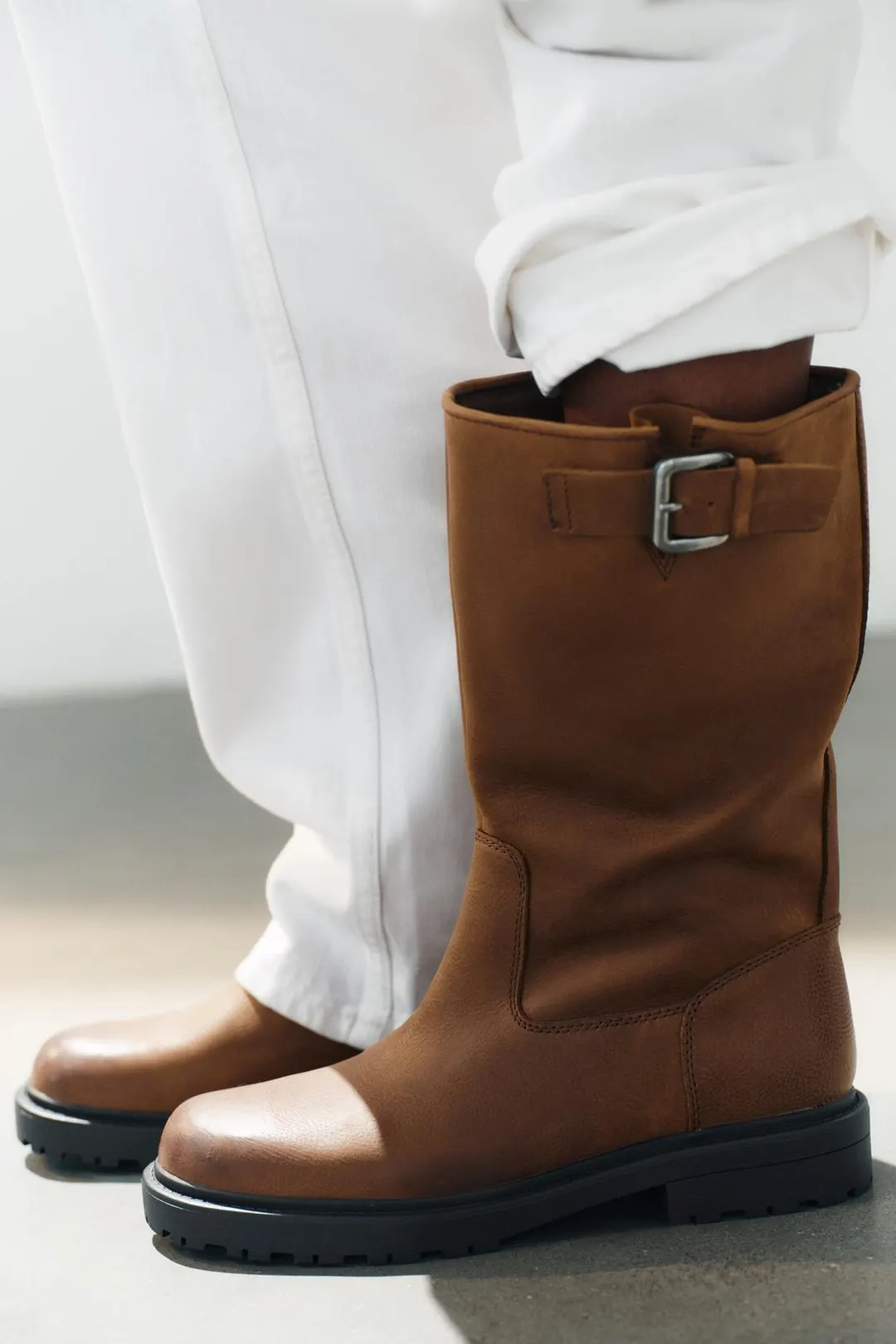 Сапоги из кожи с пряжкой, Zara