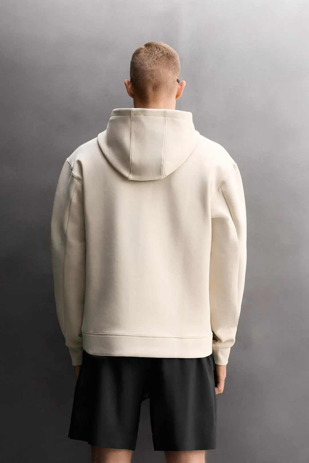 Худи из технологичной ткани, Zara