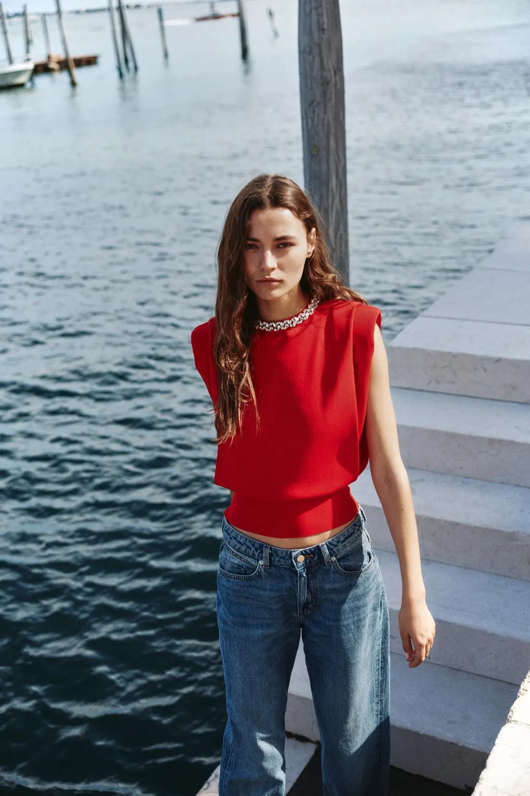 Топ с круглым вырезом и подплечниками, Zara