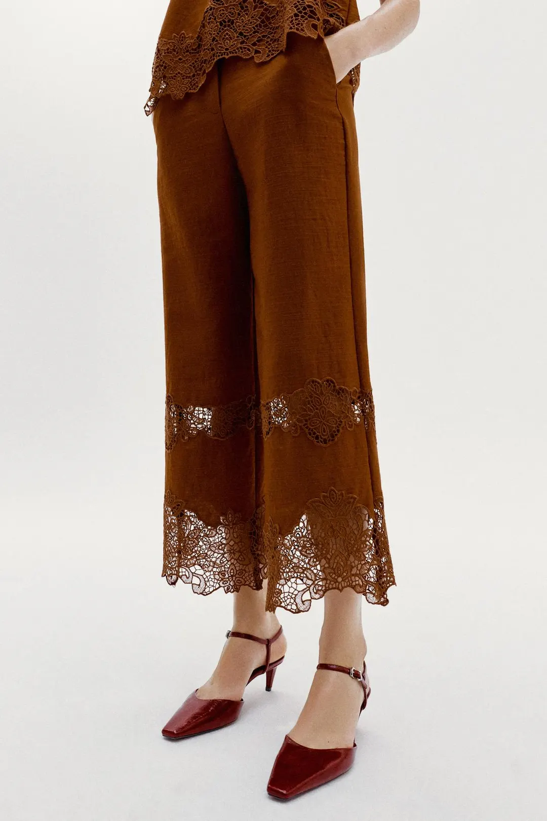 Брюки с ажурной вышивкой, Zara