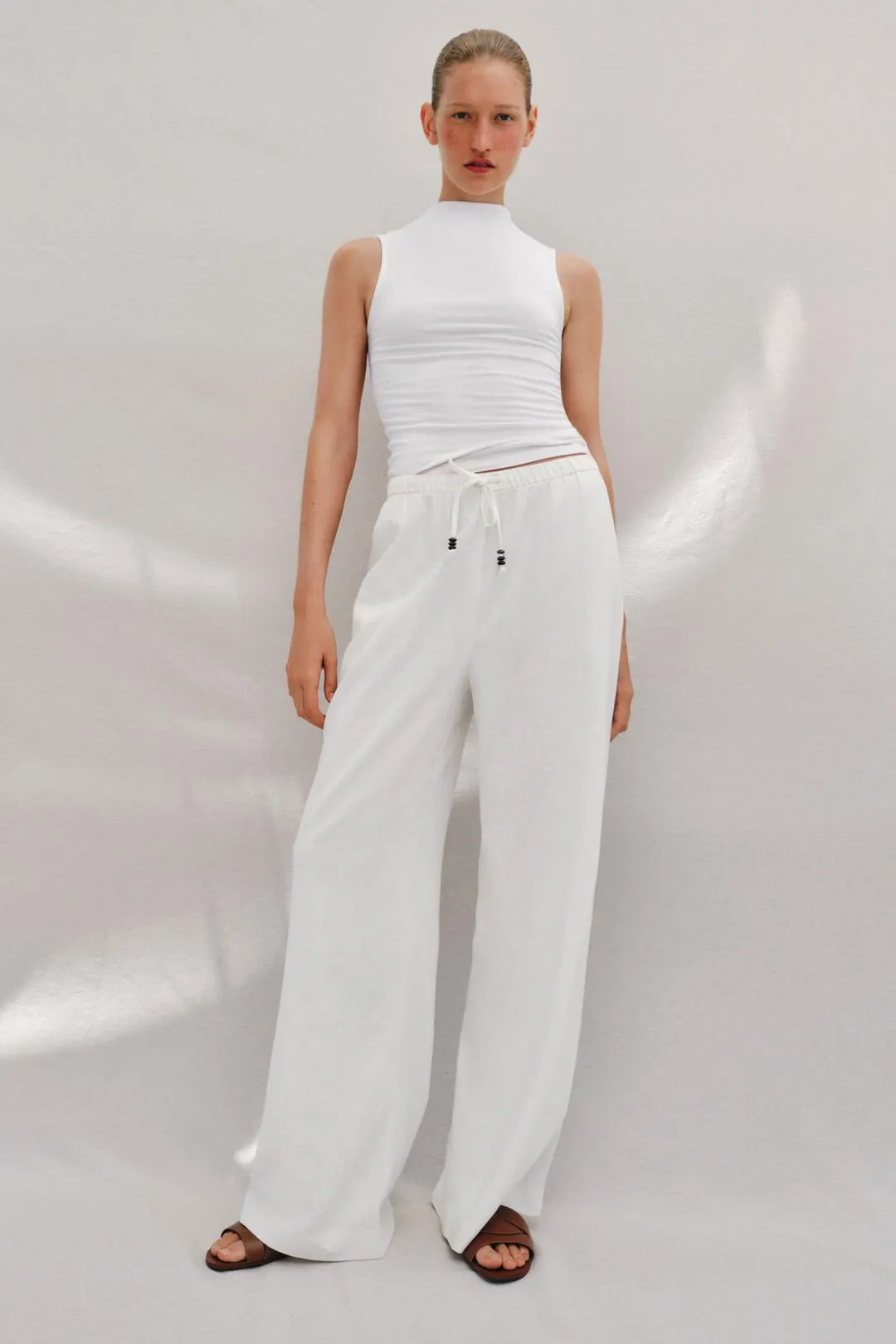 Брюки прямого кроя из смесового льна, Zara