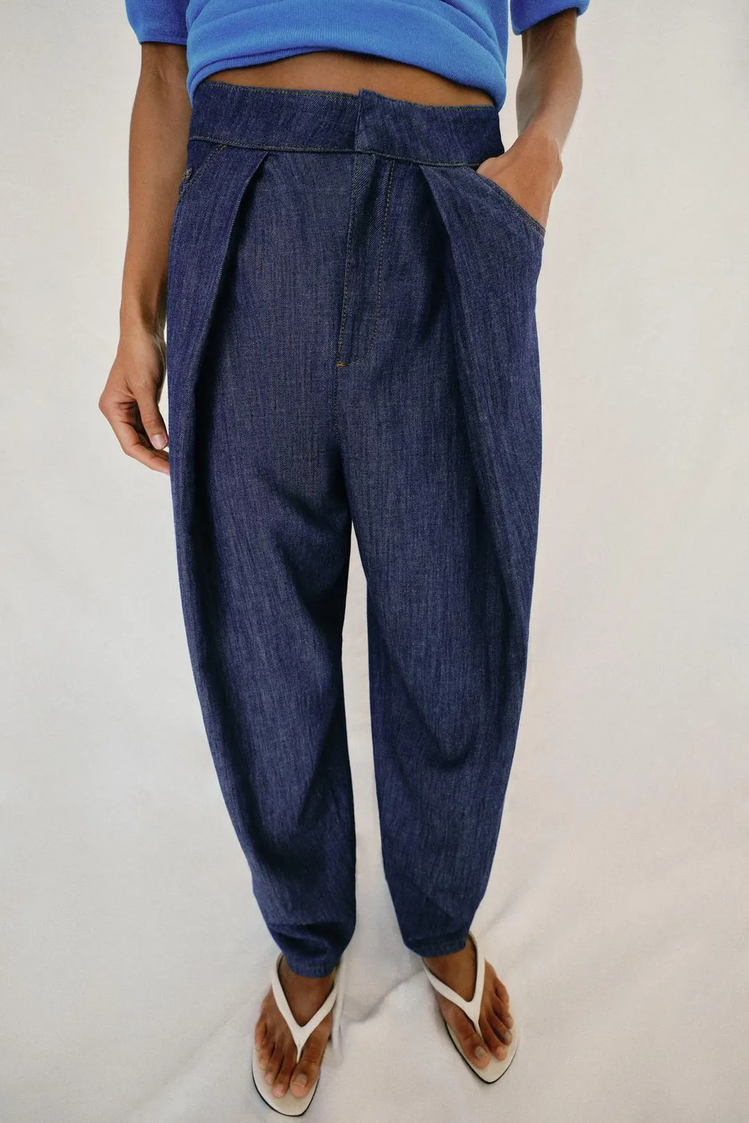 Брюки из смесового льна с защипами, Zara