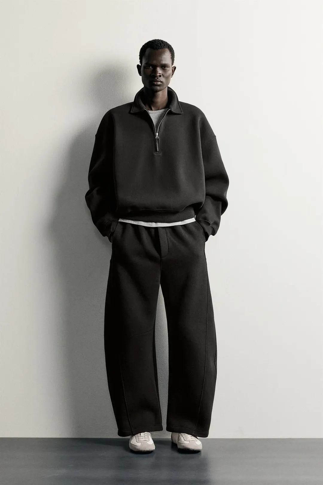 Брюки-джоггеры кроя баллон со смещёнными швами, Zara