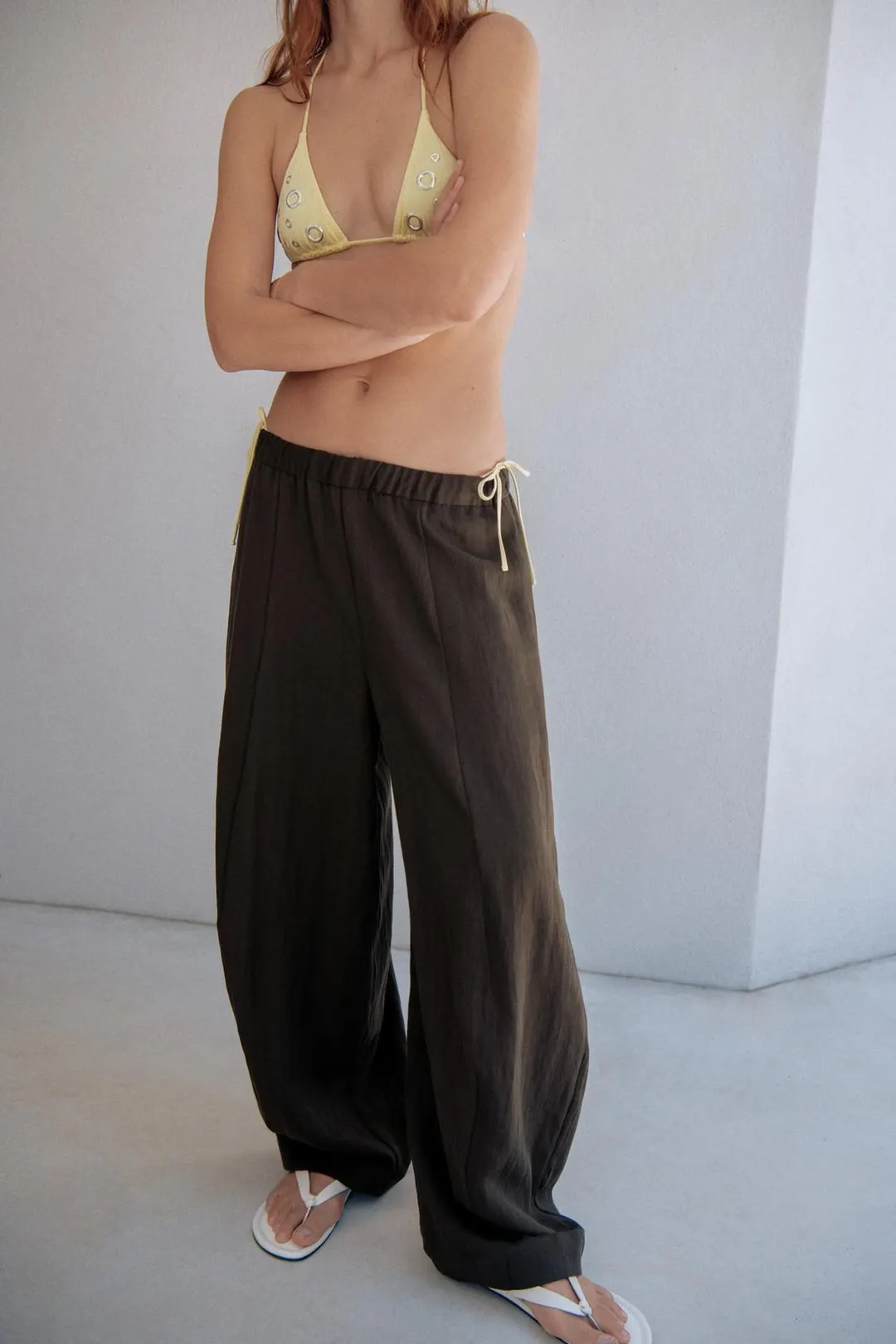 Брюки ZW Collection фасона barrel, Zara