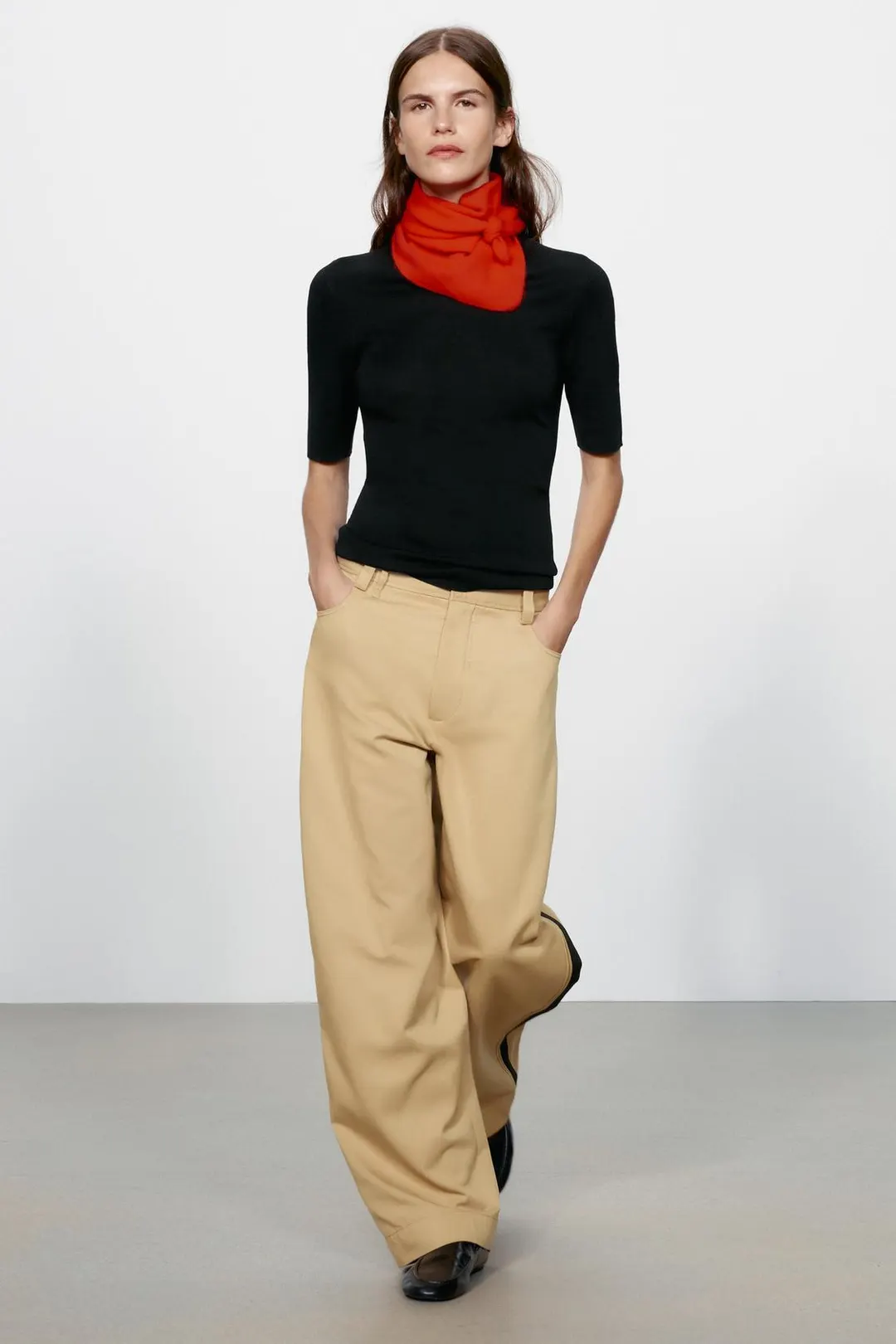 Топ с короткими рукавами из 100% тонкой шерсти, Zara