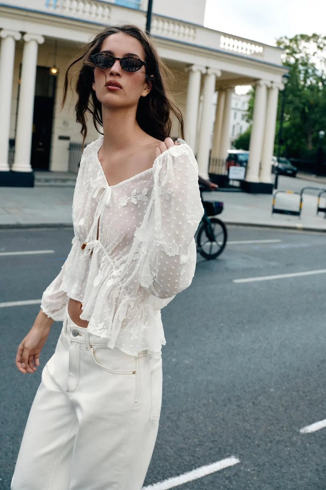 Блузка из сетки в горошек с вышивкой, Zara
