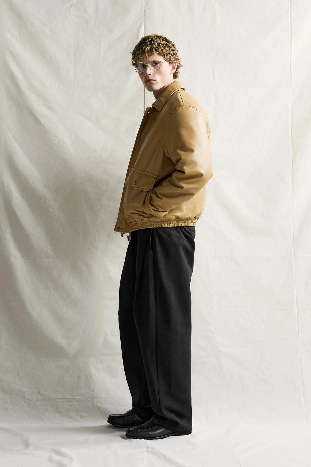 Брюки джоггеры с боковыми складками, Zara