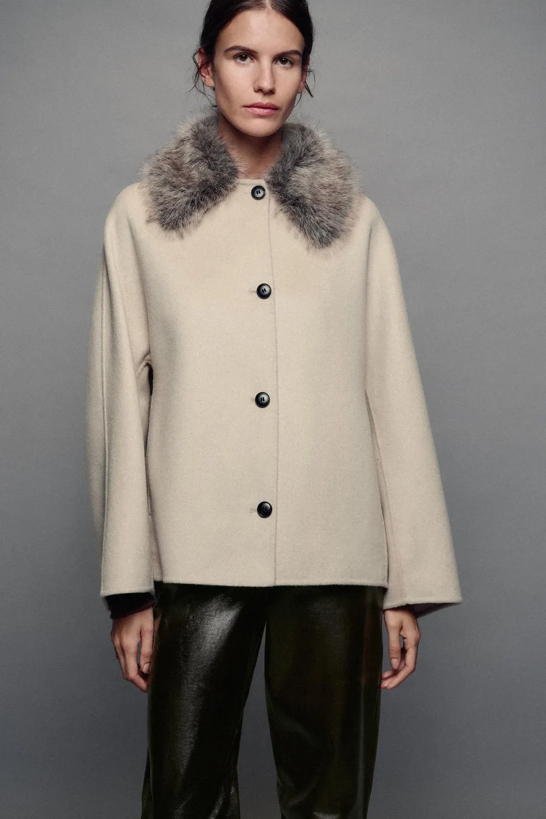 Куртка ZW Collection из смесовой шерсти с воротником из искусственного меха, Zara