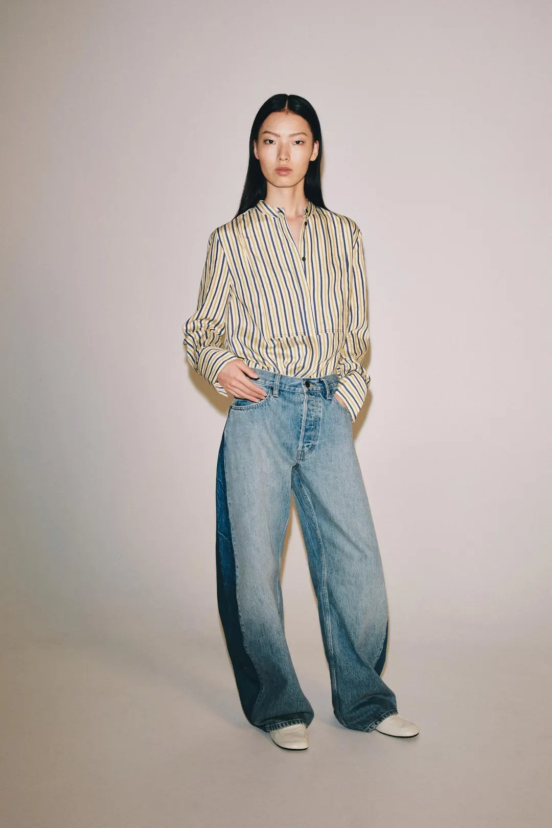 Джинсы ZW Collection силуэта barrel средней посадки в технике пэчворк, Zara