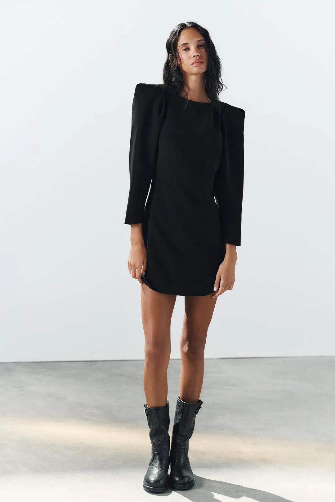 Мини-платье с подплечниками, Zara