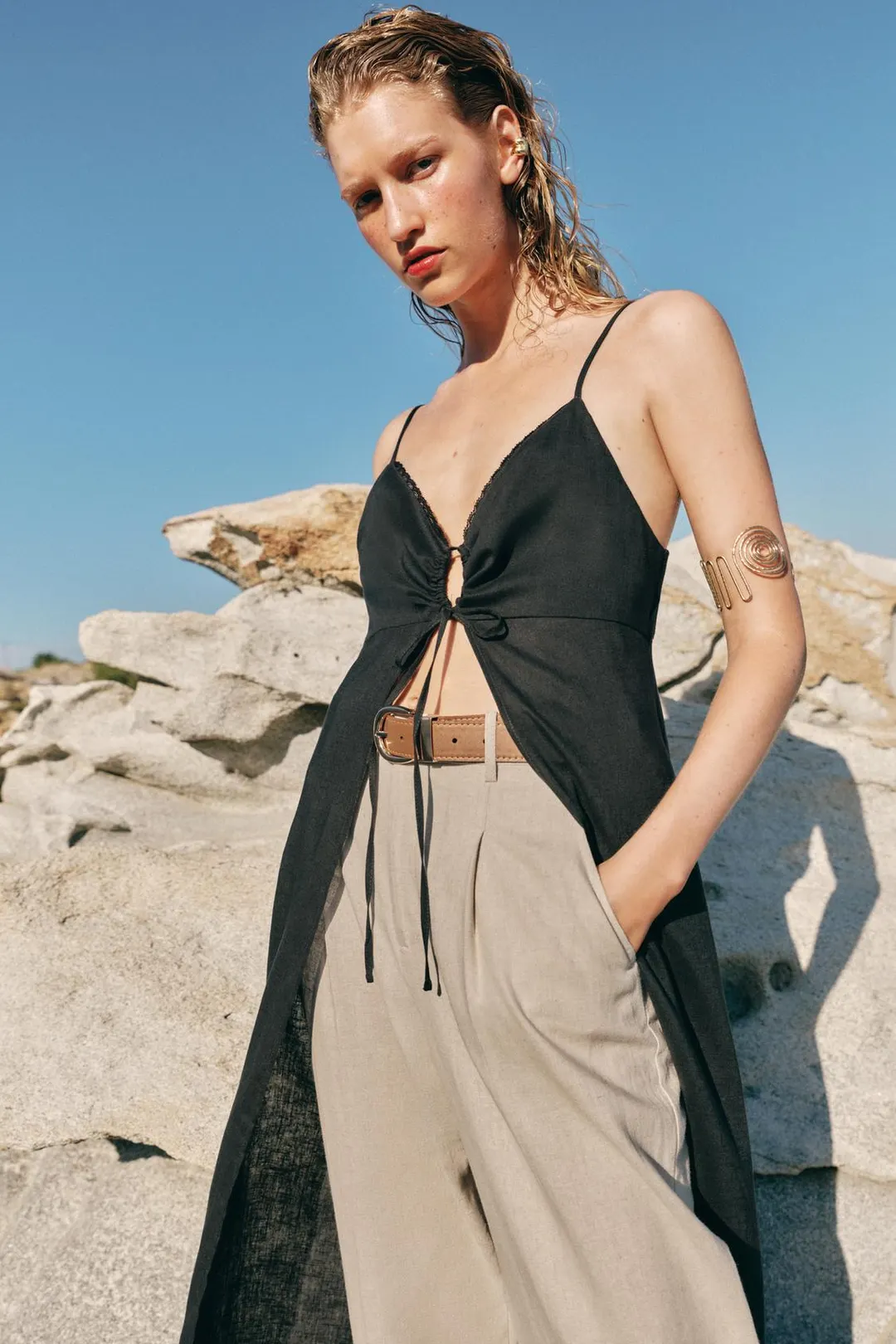 Удлиненный топ на бретелях из смесового льна, Zara