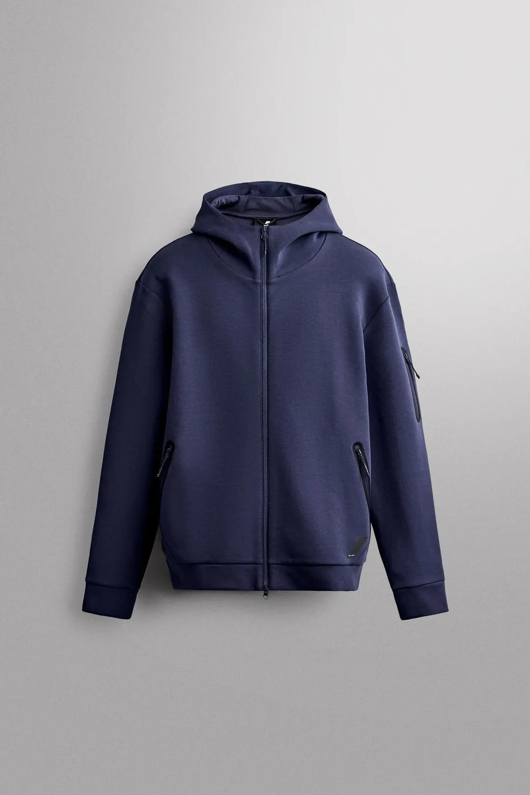 Толстовка из технологичной ткани с капюшоном и молнией, Zara