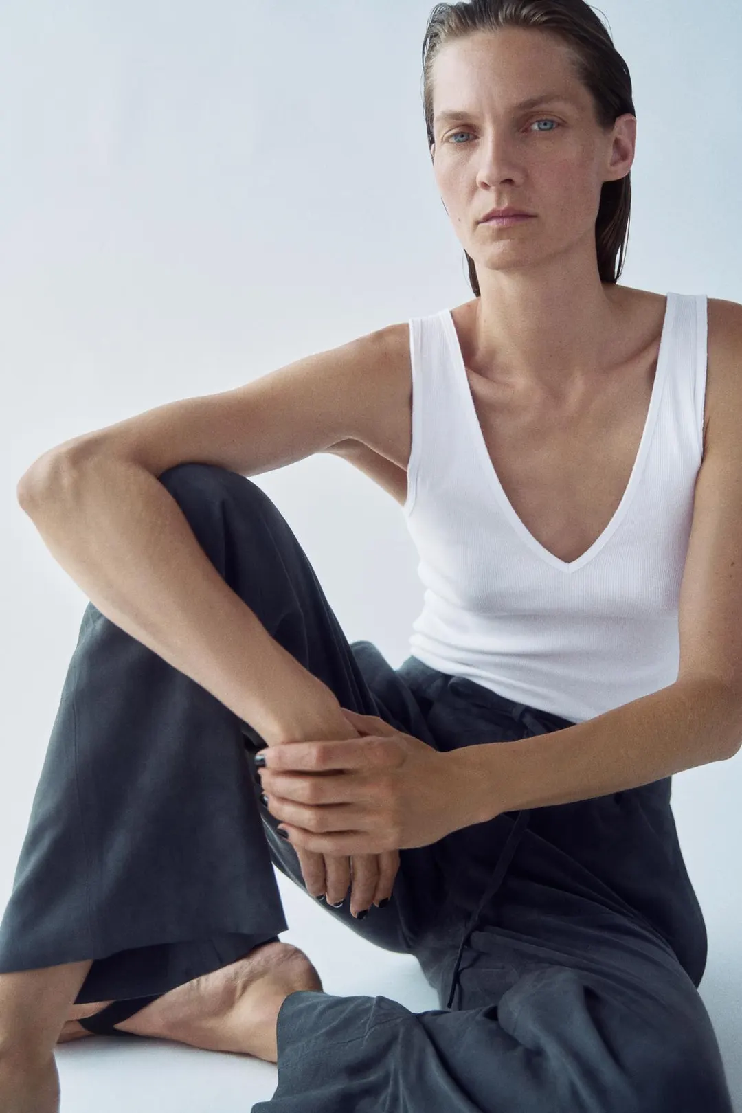 Топ в рубчик с V-образным вырезом, Zara