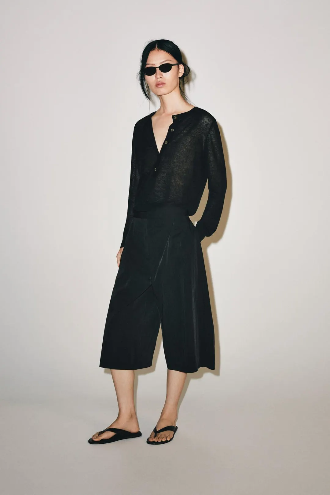 Бермуды из технологичной ткани ZW Collection, Zara