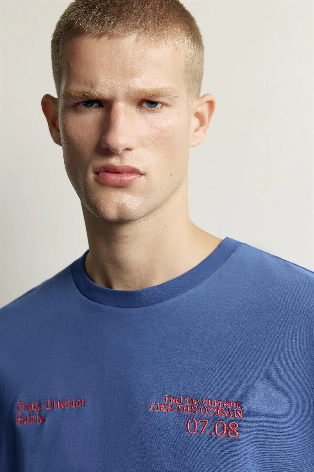 Футболка с контрастной вышивкой, Zara