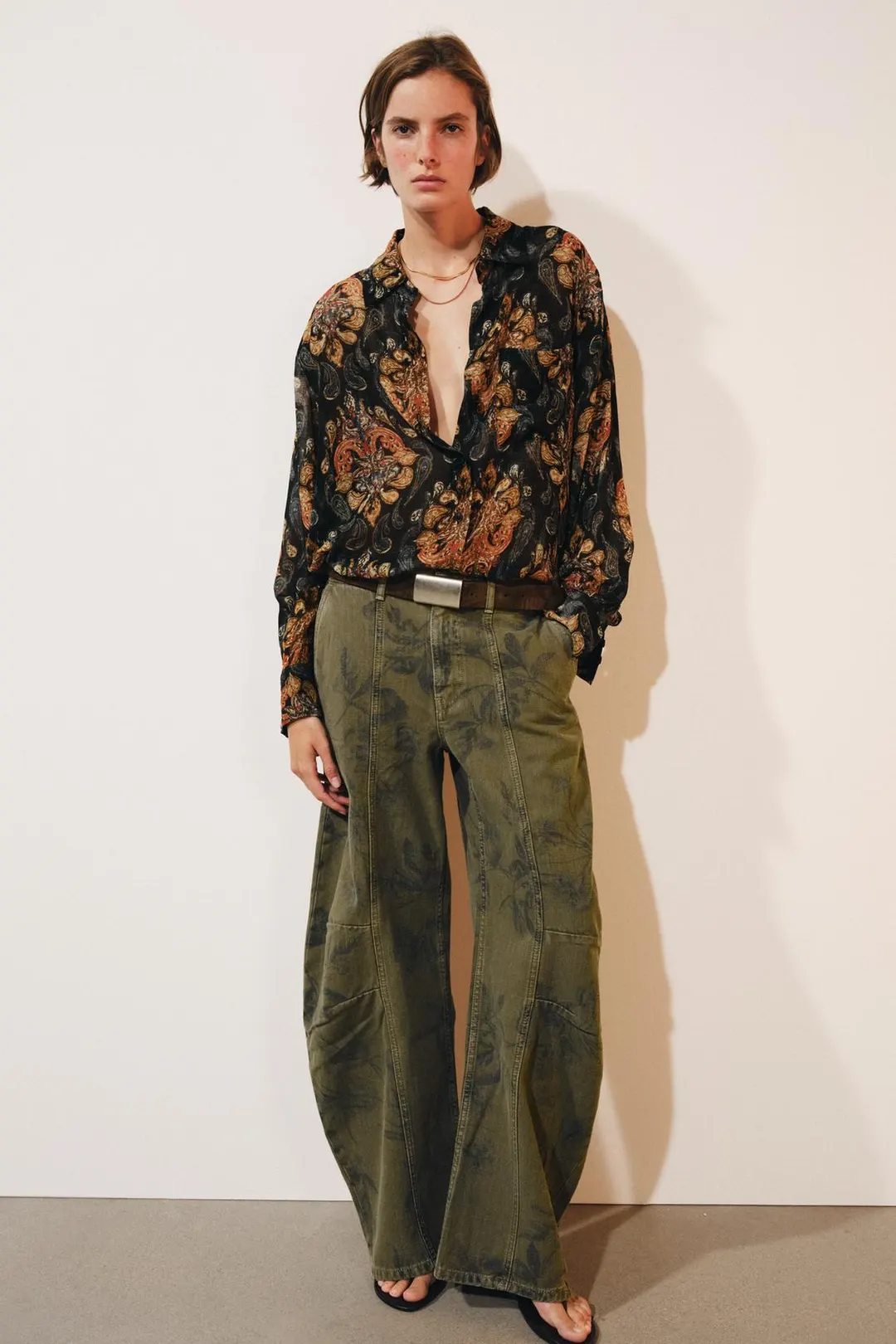 Джинсы силуэта barrel с цветочным принтом и низкой посадкой ZW Collection, Zara