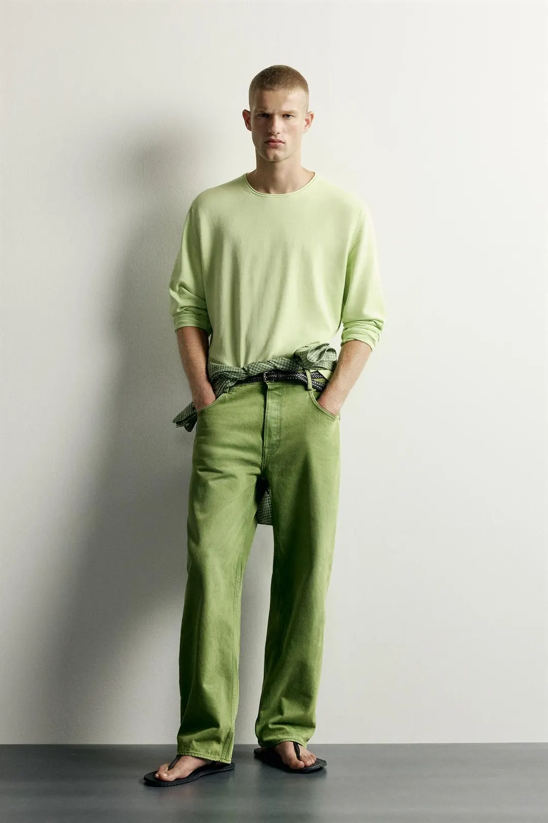 Джинсы прямого кроя с эффектом стирки, Zara