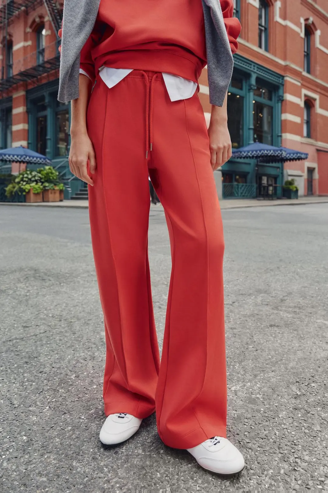 Брюки из интерлока с декоративными швами, Zara