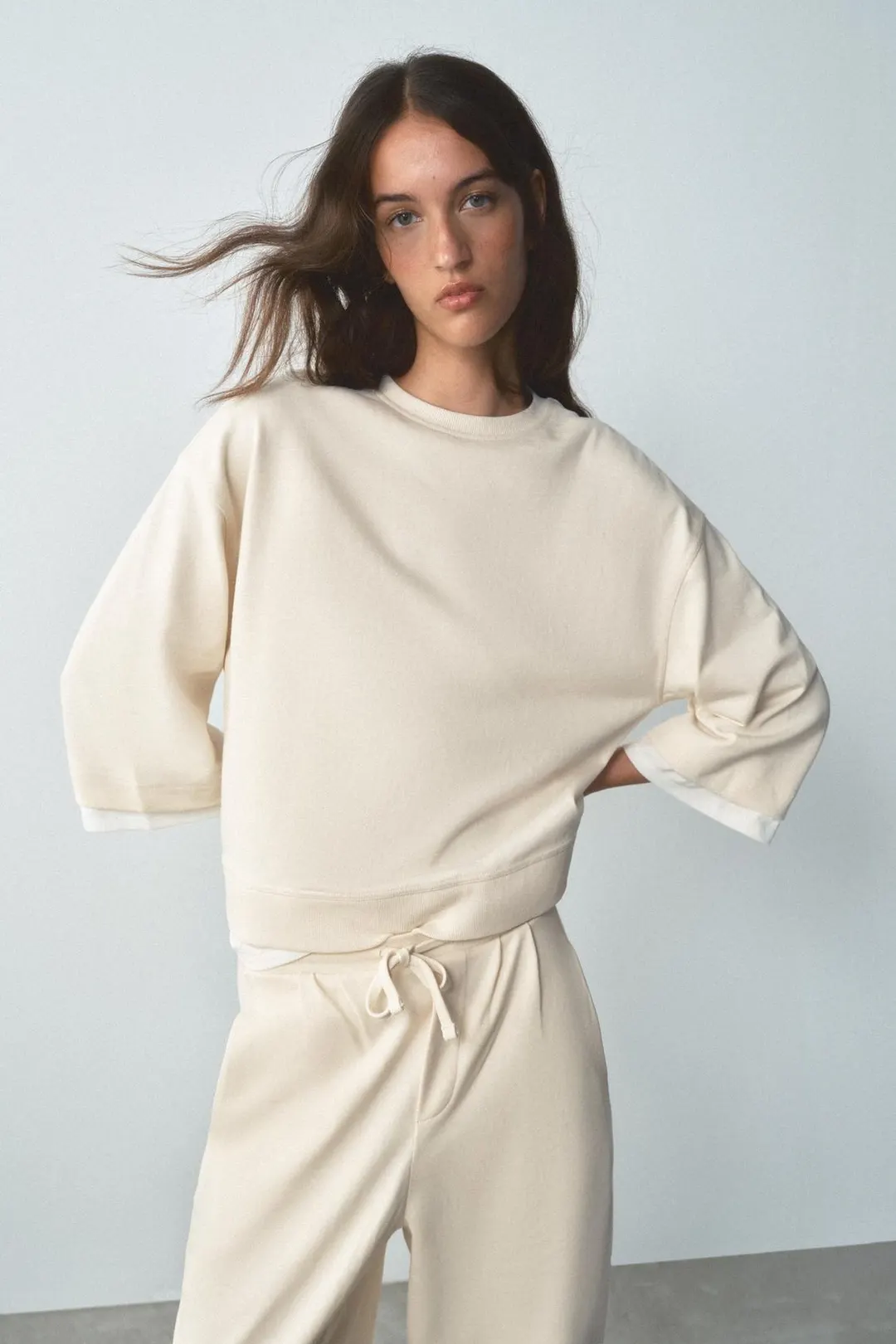 Свитшот с контрастными длинными рукавами, Zara