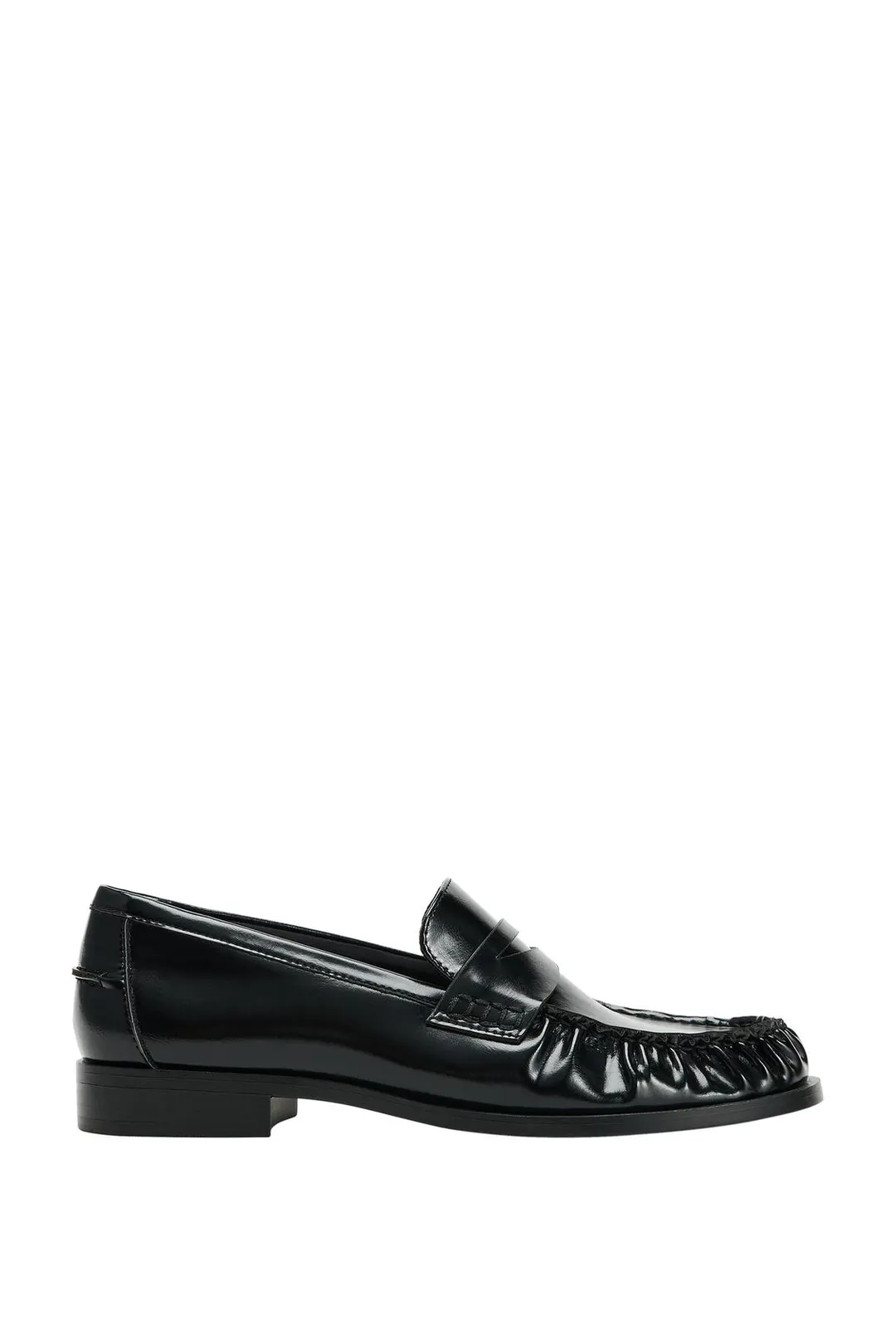 Лоферы с лаковым эффектом, Zara