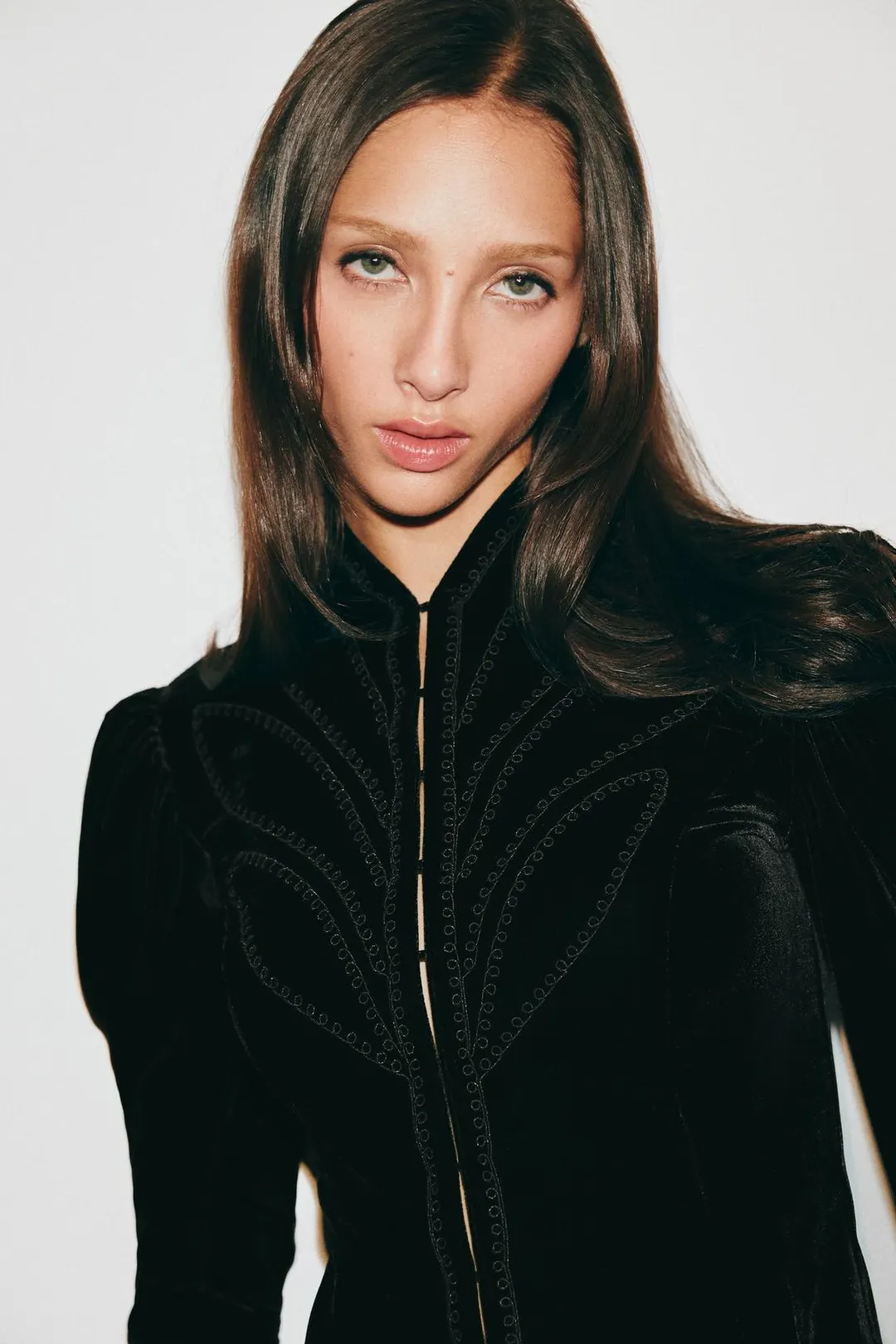 Жакет бархатный с вышивкой, Zara